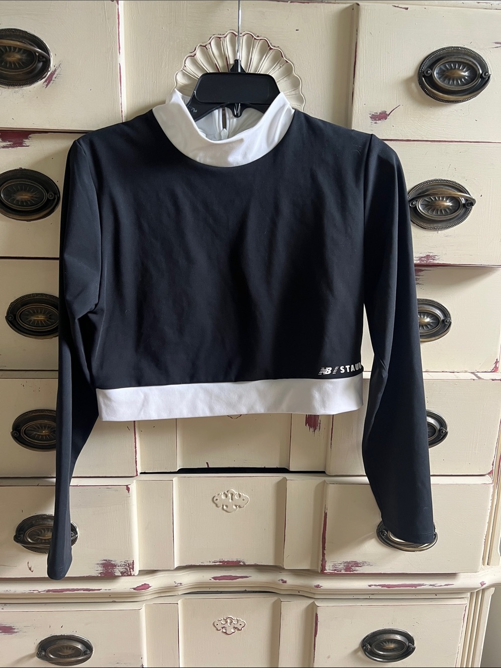 New Balance Black & White Cropped Mock-Neck Long Sleeve Top